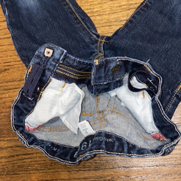 Baby Gap 1969 Skinny Distressed at Knee Jeans For Toddlers - Picture 3 of 6